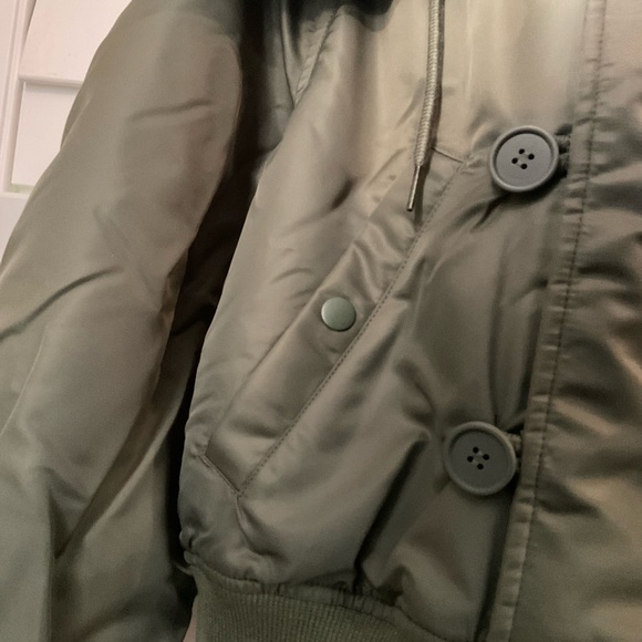 New Urban Outfitters Y2K Puffer Jacket - Picture 10 of 12